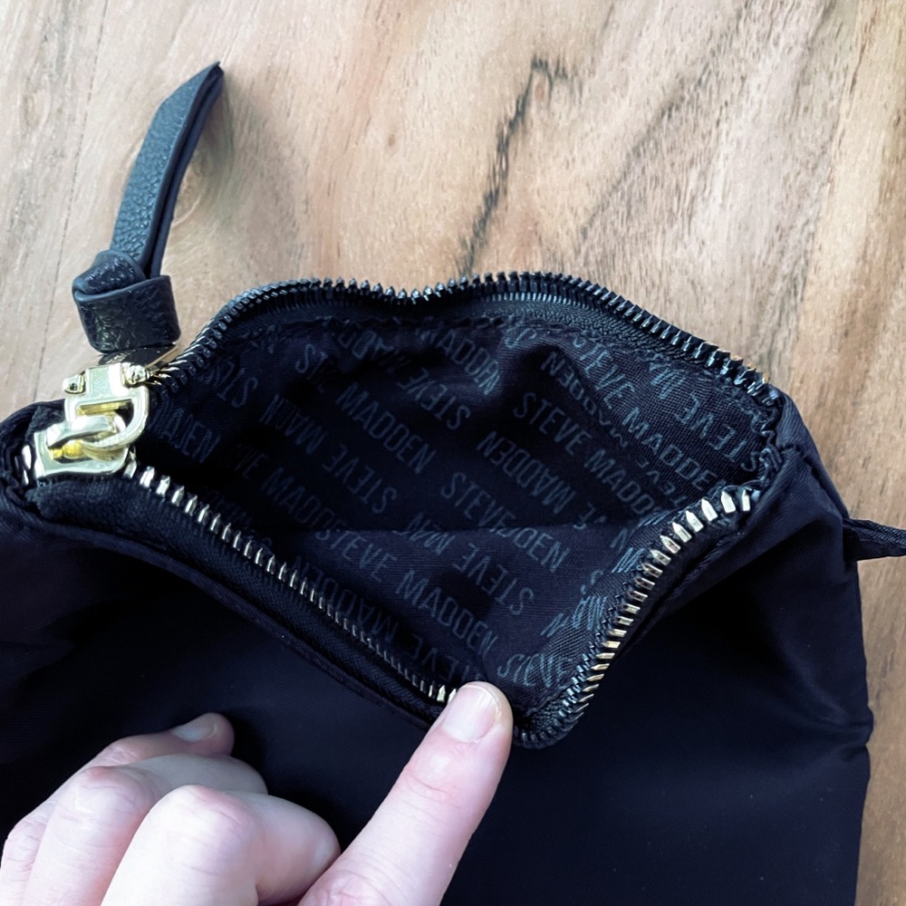 Designer Steve Madden Wallet/ accessory bag-black - Picture 3 of 3